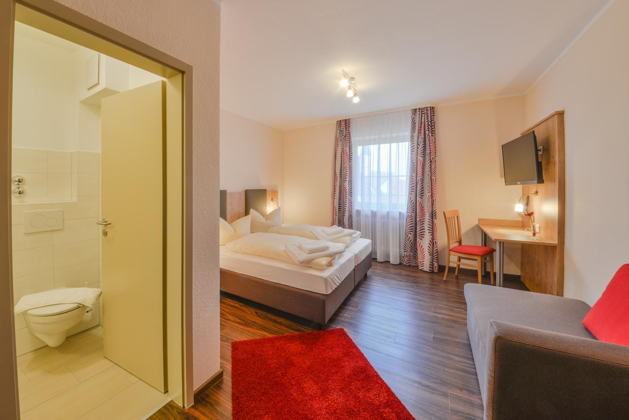 Hotel Gasthof Hainzinger Einsbach ภายนอก รูปภาพ