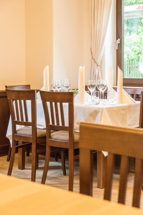 Hotel Gasthof Hainzinger Einsbach ภายนอก รูปภาพ