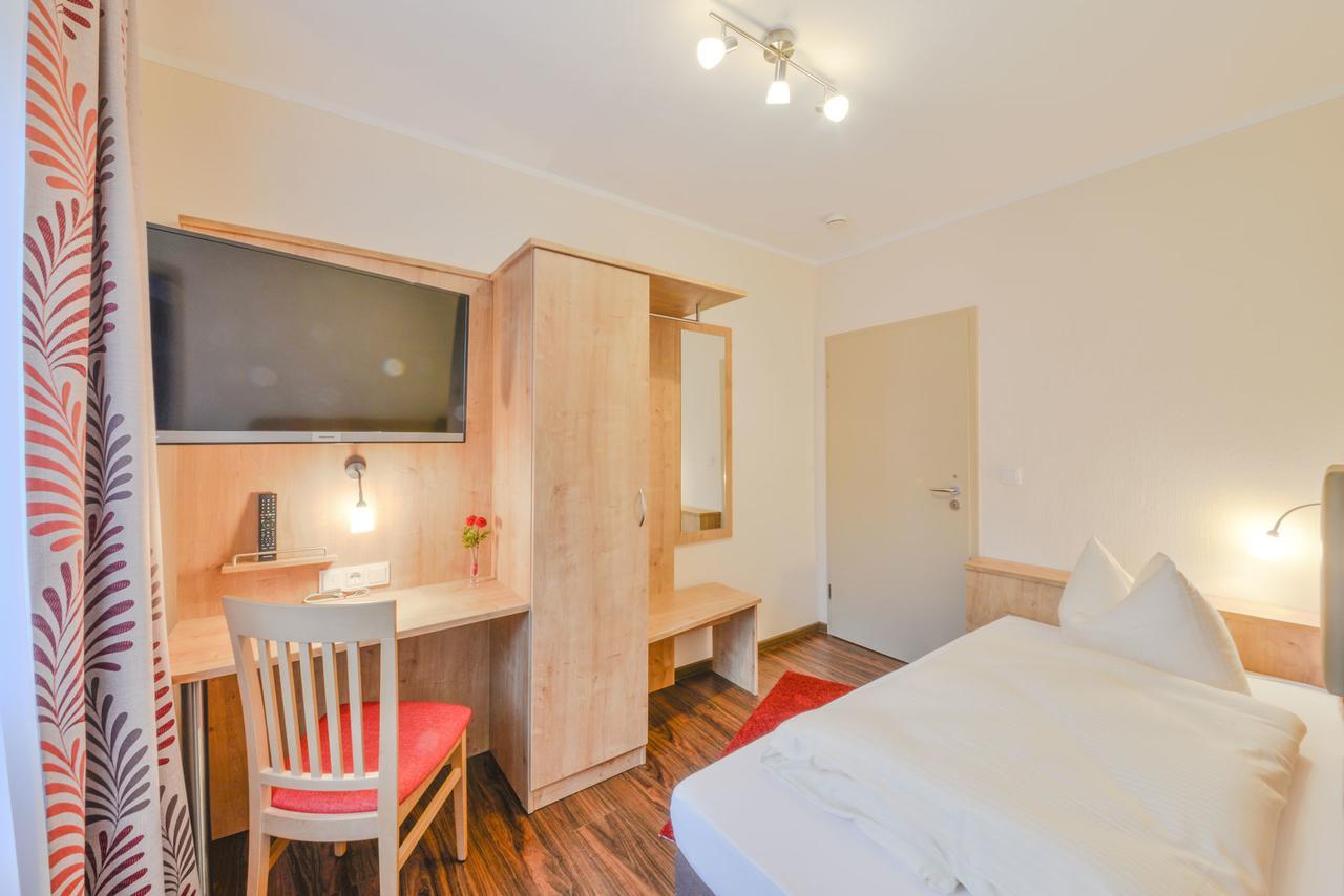 Hotel Gasthof Hainzinger Einsbach ภายนอก รูปภาพ