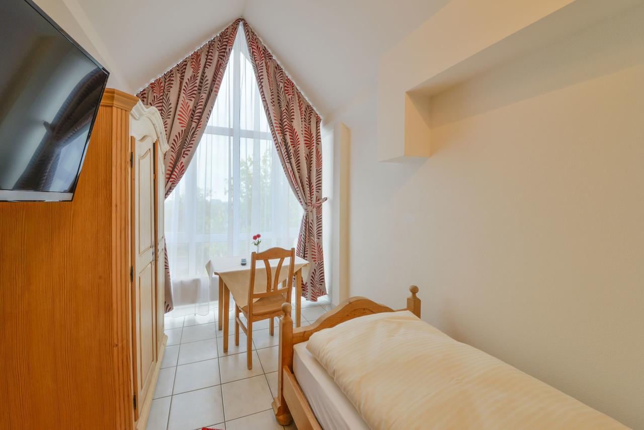 Hotel Gasthof Hainzinger Einsbach ภายนอก รูปภาพ